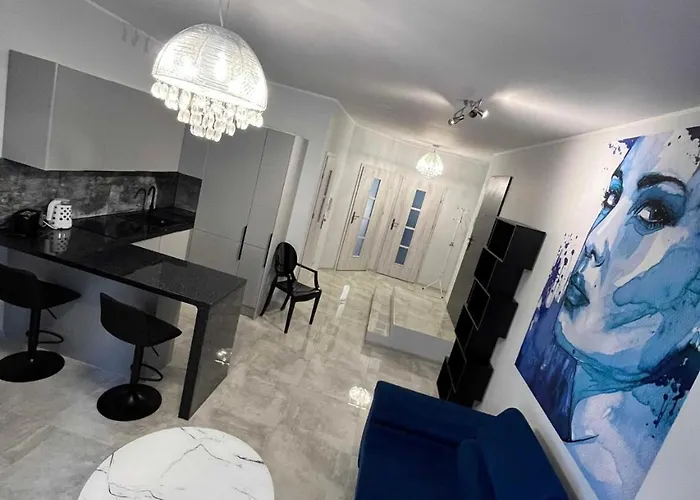 Blue Sky Apartment *